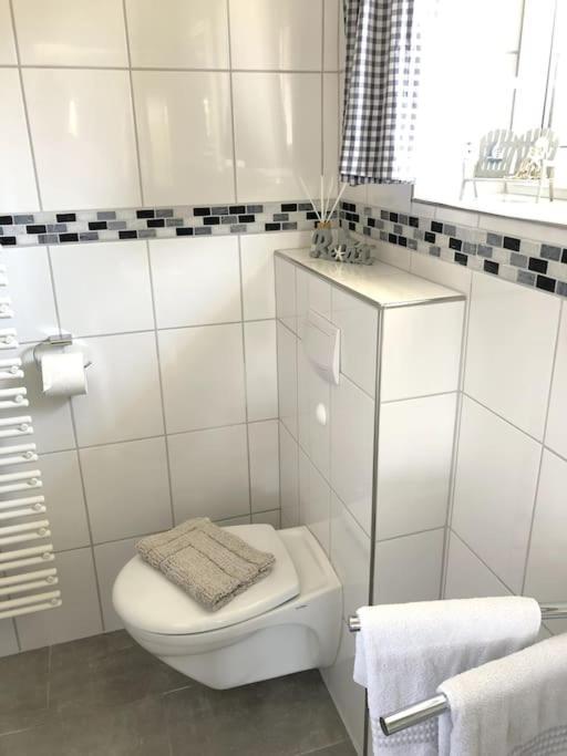 "Kleine 4" Idyllisches Tinyhouse An Der Nordsee Norden Luaran gambar